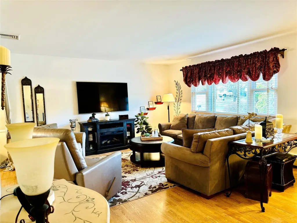 97 Rolling Meadows Road Middletown NY 10940