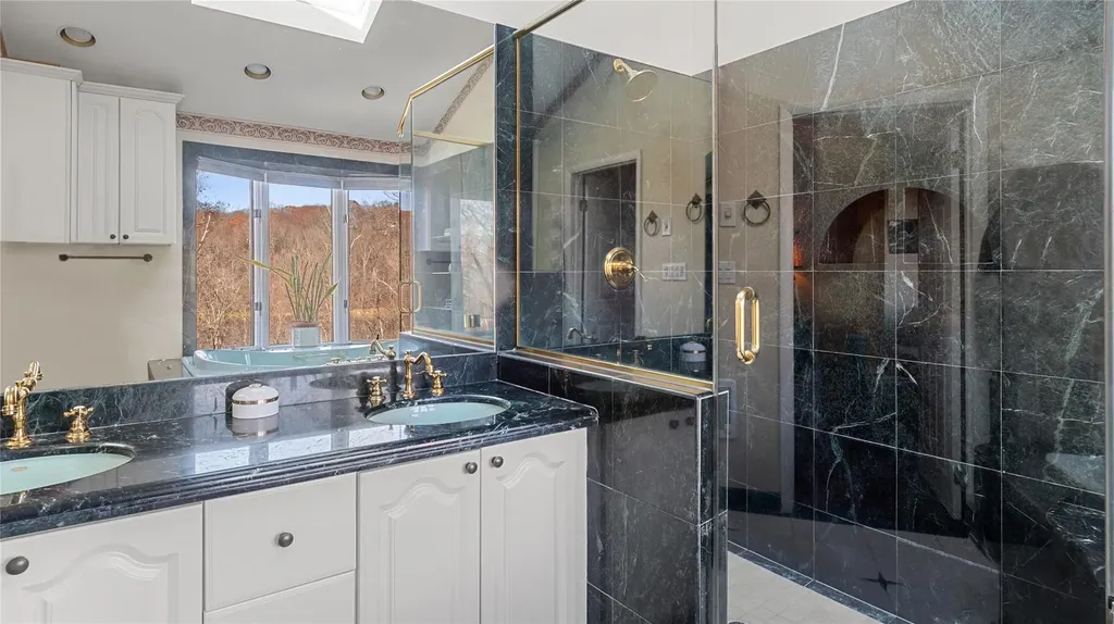 586 Wood Road Mahopac NY 10541