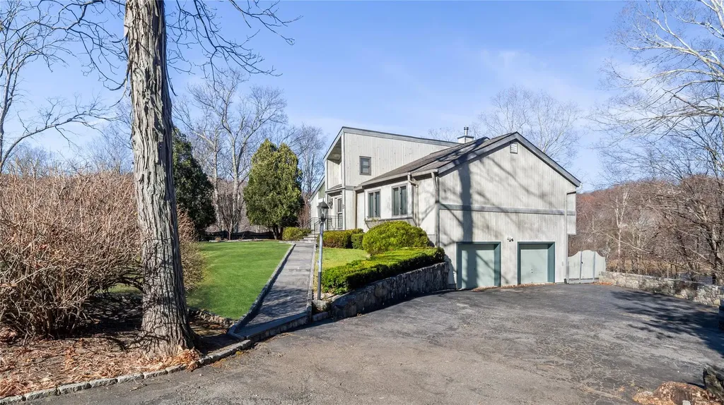 586 Wood Road Mahopac NY 10541