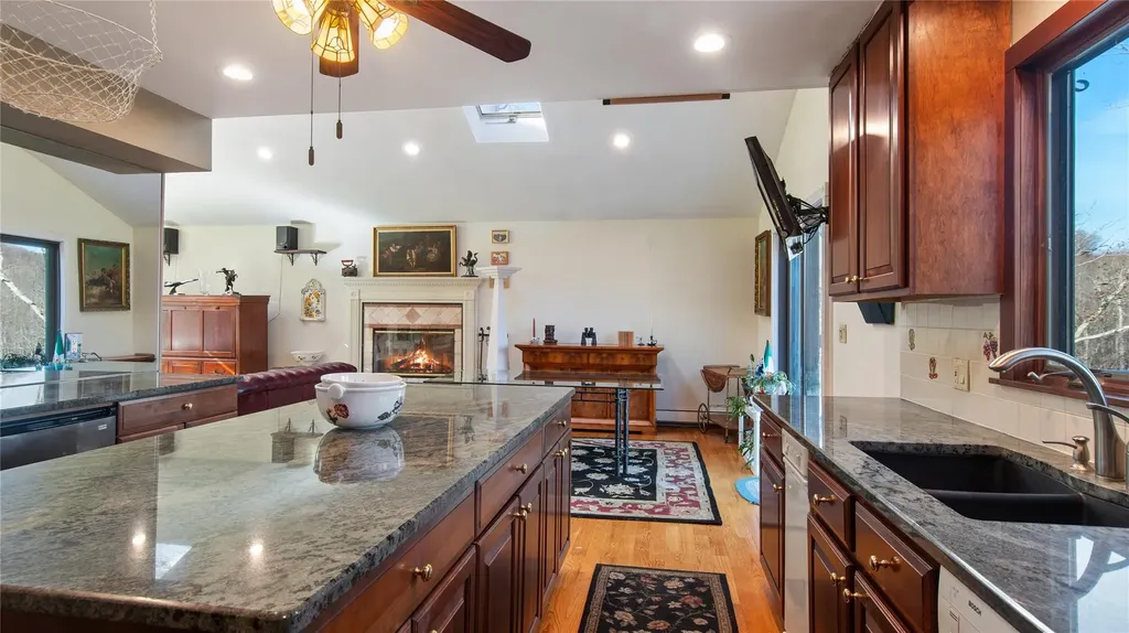 586 Wood Road Mahopac NY 10541