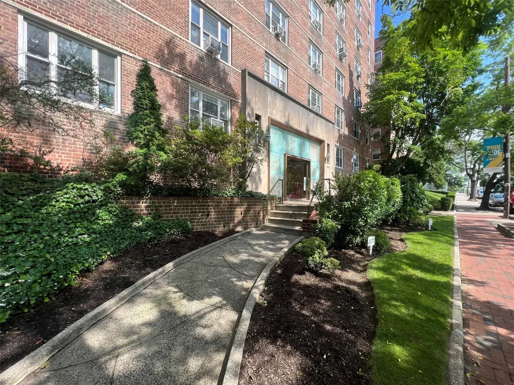 5601 Riverdale Avenue Bronx NY 10471