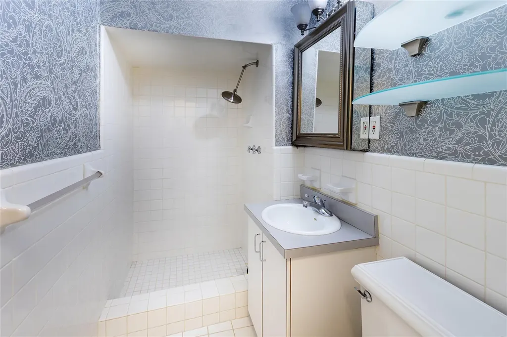 5601 Riverdale Avenue Bronx NY 10471