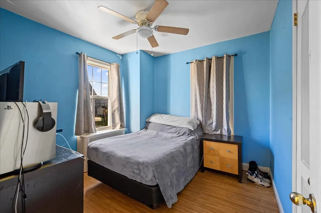 1076/1074 Rhinelander Avenue Bronx NY 10461