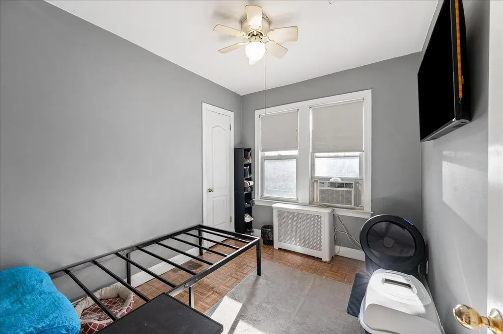 1076/1074 Rhinelander Avenue Bronx NY 10461
