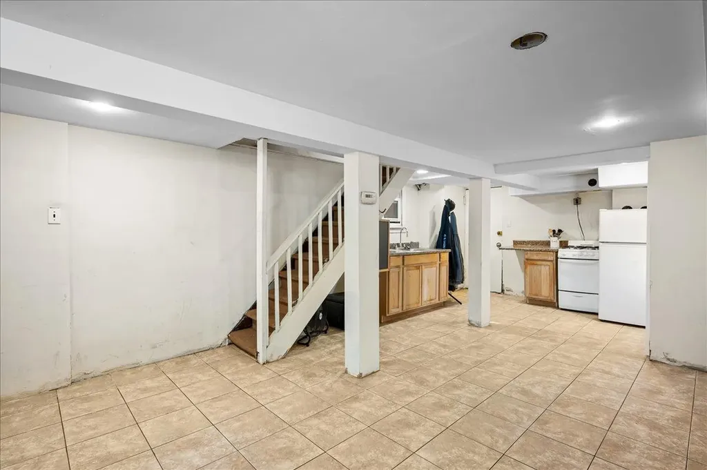 1076/1074 Rhinelander Avenue Bronx NY 10461