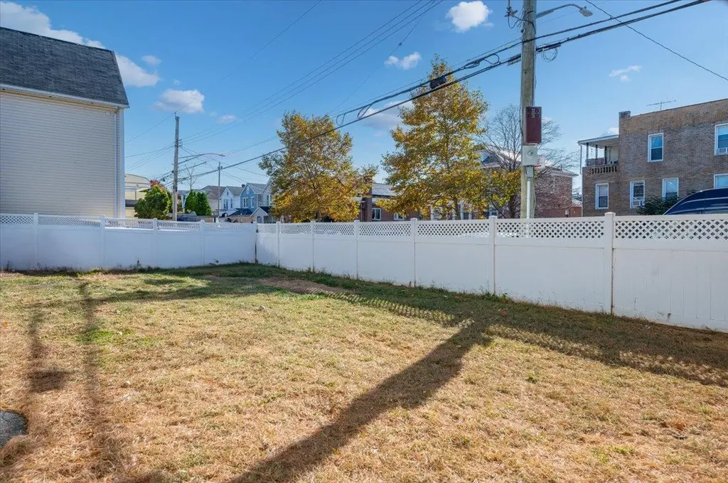 1076/1074 Rhinelander Avenue Bronx NY 10461