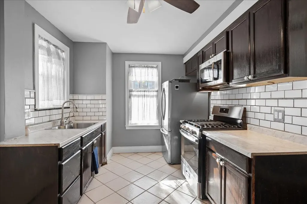 1076/1074 Rhinelander Avenue Bronx NY 10461