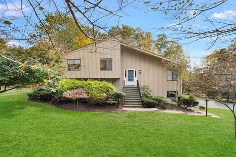 33 Cross Road Cortlandt Manor NY 10567