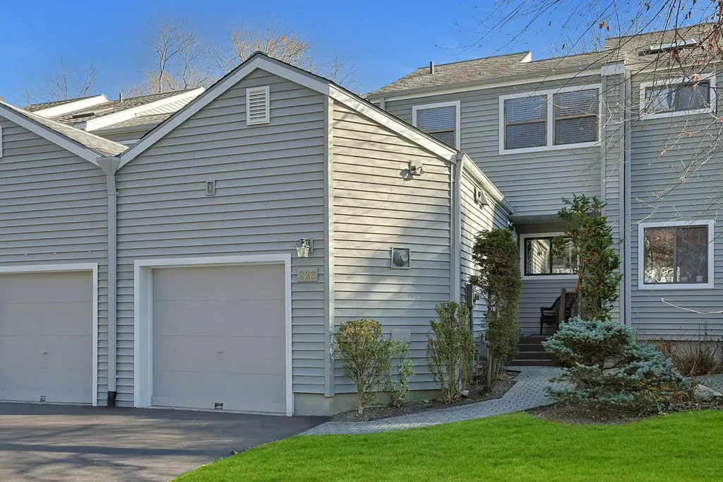 223 Horseshoe Circle Ossining NY 10562
