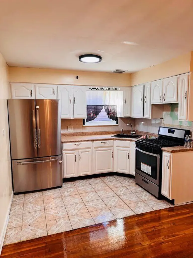 749 E 218th Street Bronx NY 10467