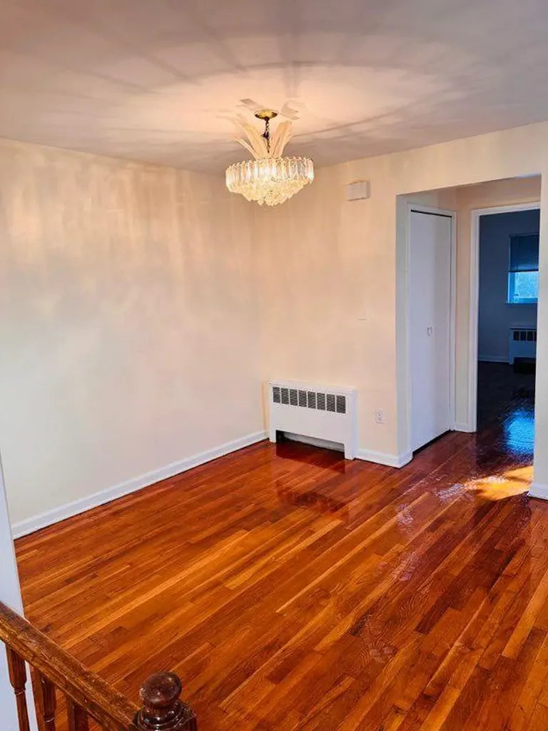 749 E 218th Street Bronx NY 10467