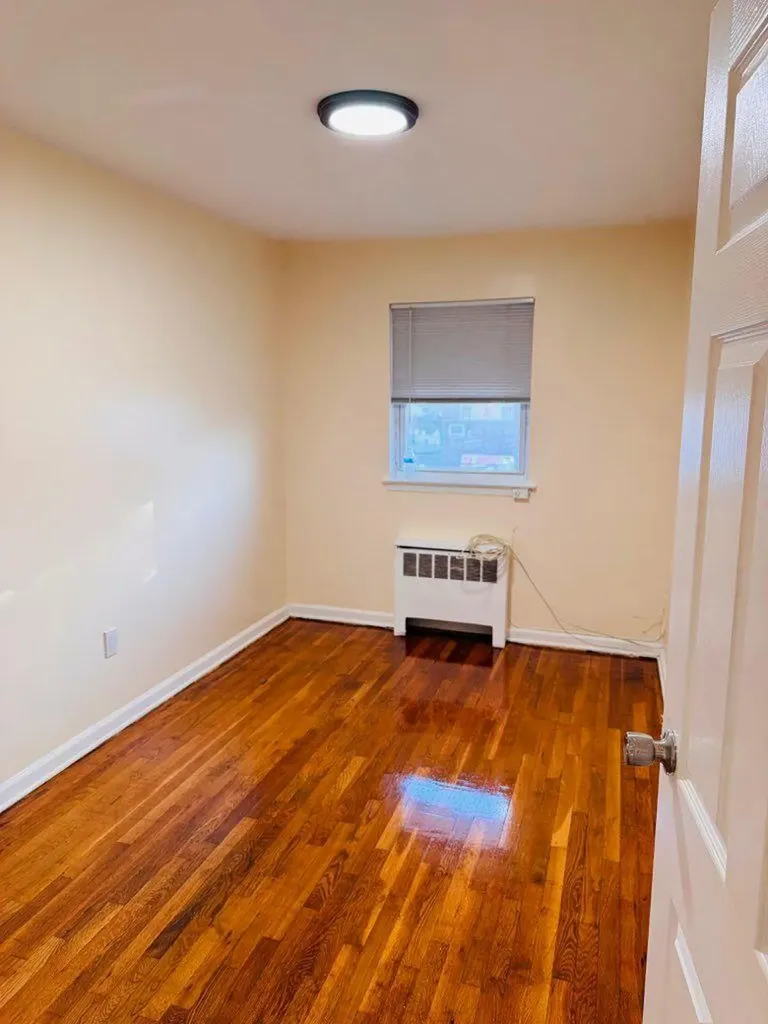 749 E 218th Street Bronx NY 10467