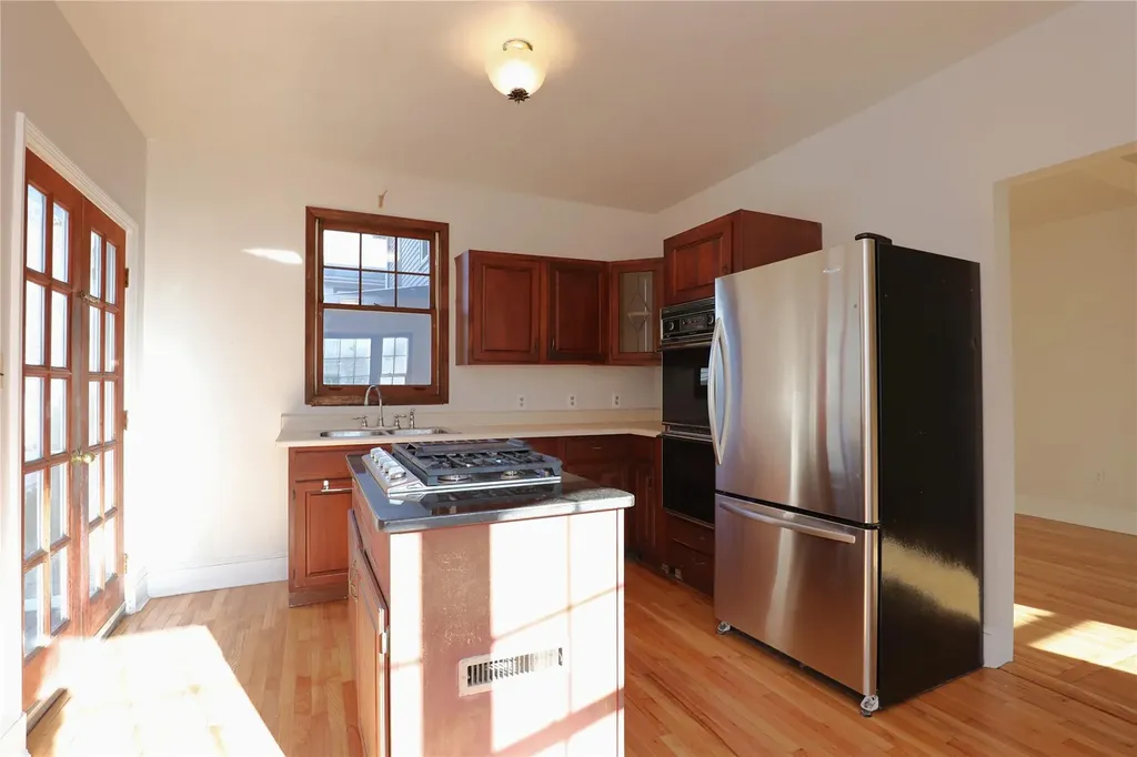 33 Linderman Avenue Kingston NY 12401