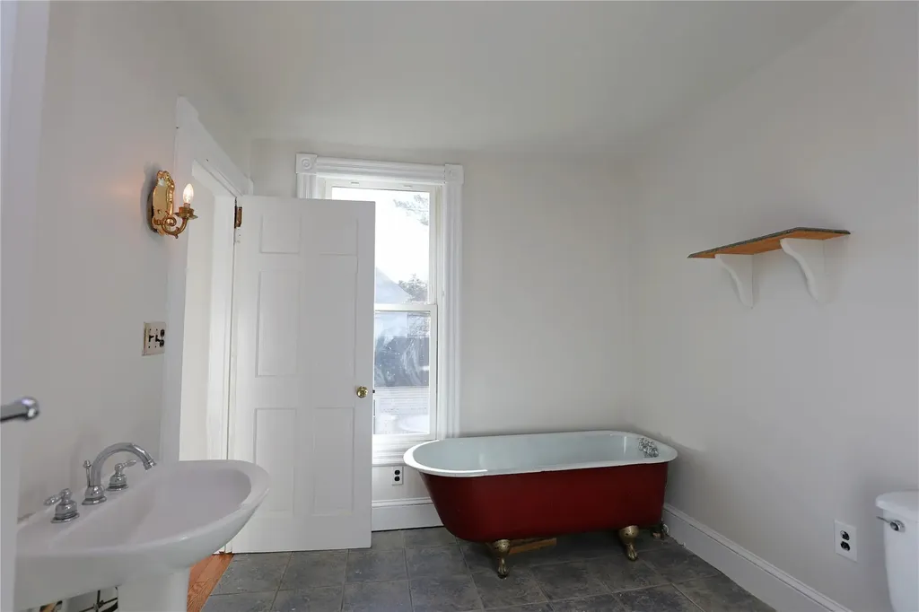 33 Linderman Avenue Kingston NY 12401