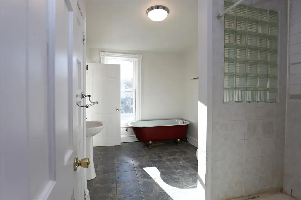 33 Linderman Avenue Kingston NY 12401