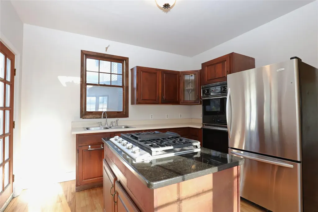 33 Linderman Avenue Kingston NY 12401