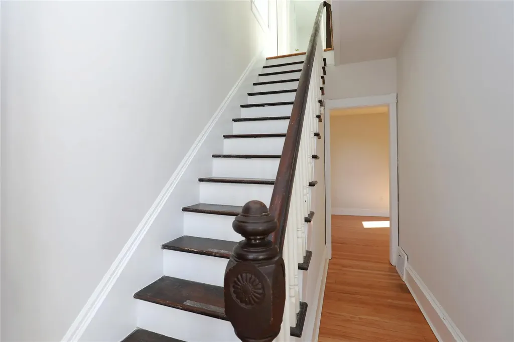 33 Linderman Avenue Kingston NY 12401