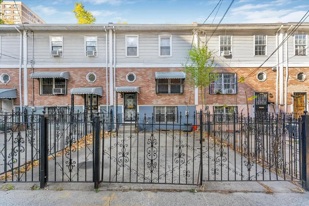 1623 Undercliff Avenue Bronx NY 10453