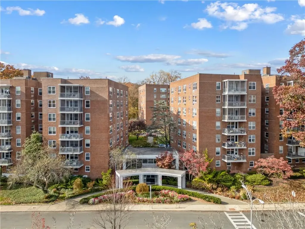 281 Garth Road Scarsdale NY 10583