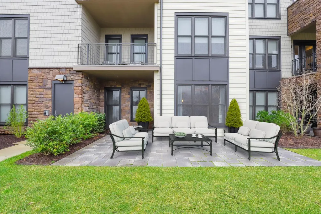120 Old Post Road Rye NY 10580