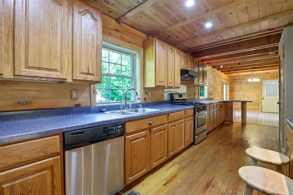12 Constable Lane Rosendale NY 12472