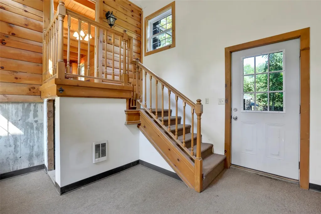 12 Constable Lane Rosendale NY 12472
