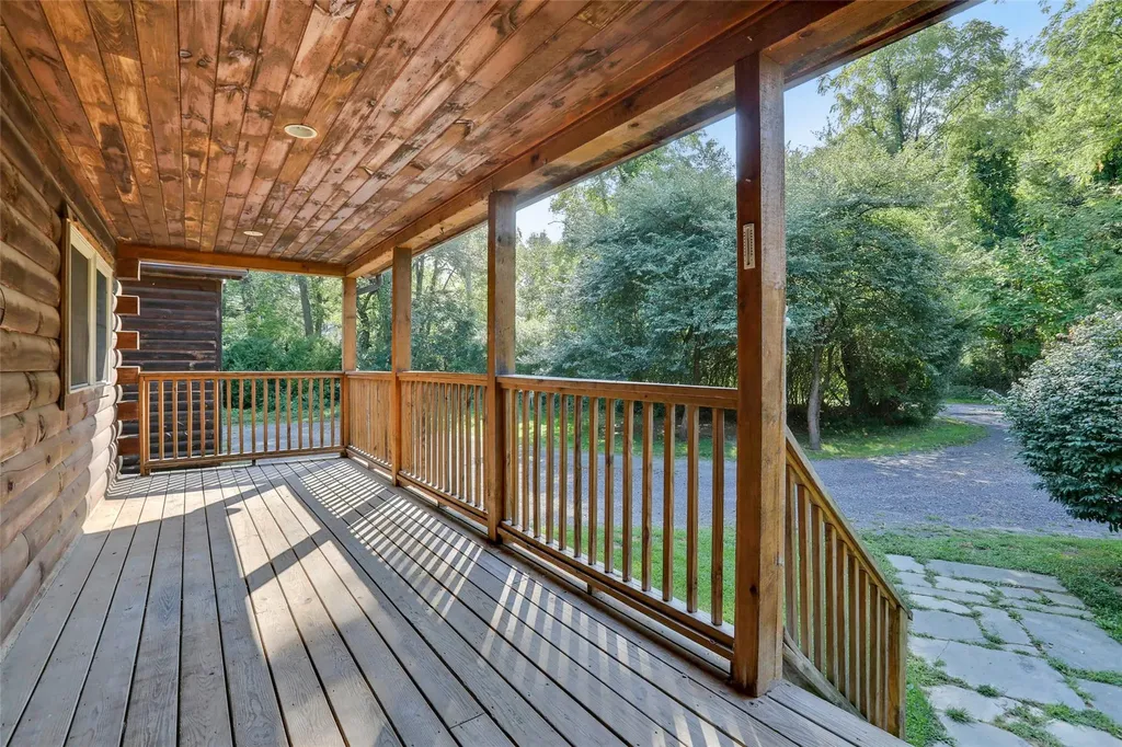 12 Constable Lane Rosendale NY 12472