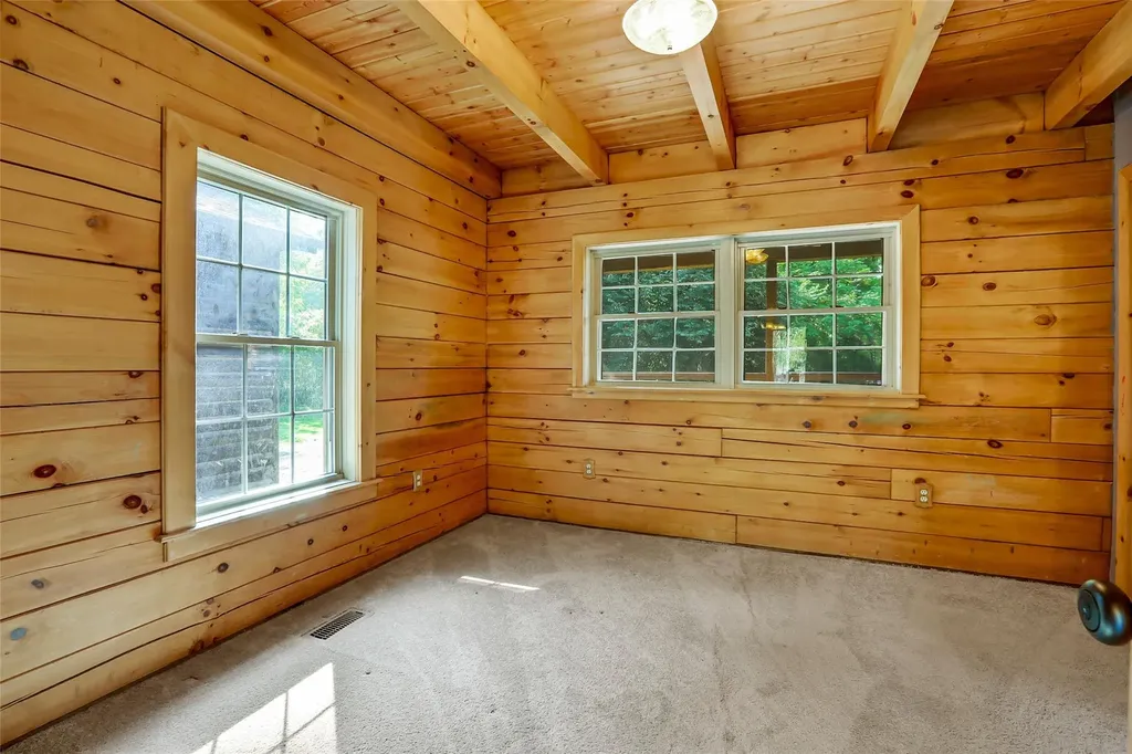 12 Constable Lane Rosendale NY 12472