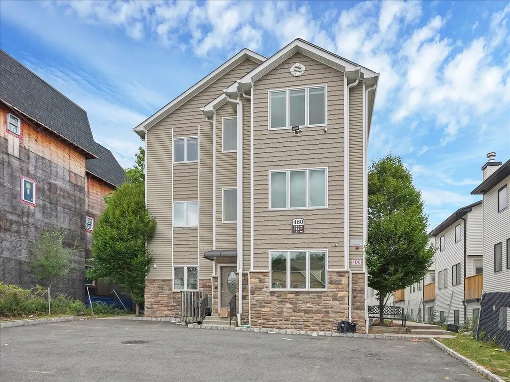 480 W Central Avenue Spring Valley NY 10977