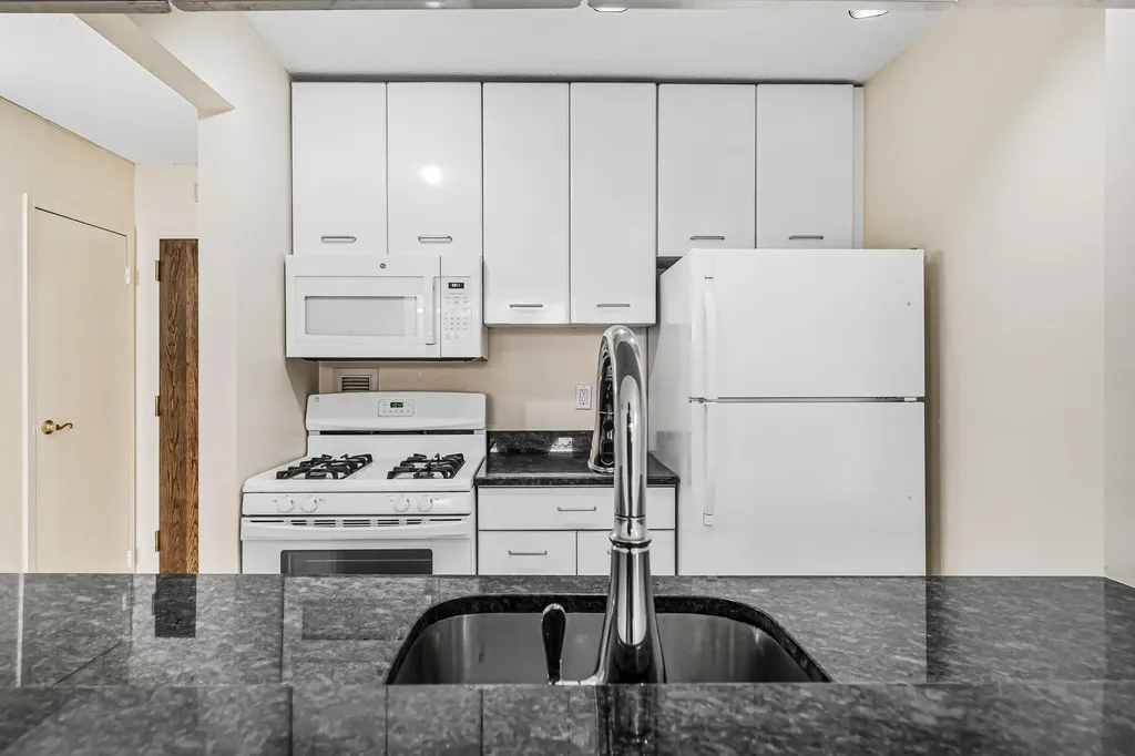 4 Martine Avenue White Plains NY 10606