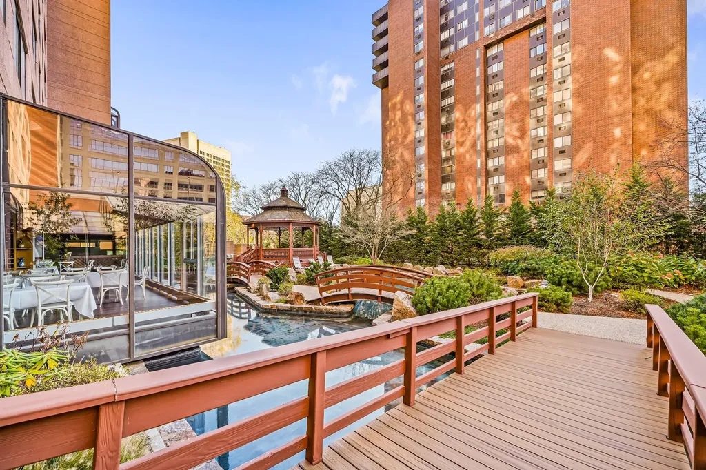 4 Martine Avenue White Plains NY 10606