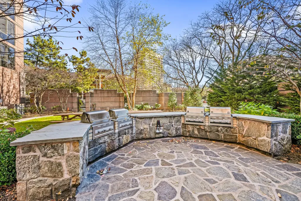 4 Martine Avenue White Plains NY 10606