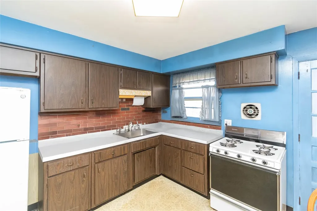20 Quaker Hill Road Monroe NY 10950