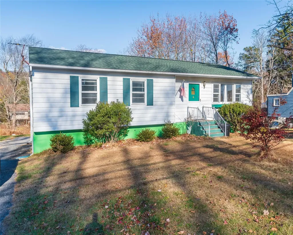 20 Quaker Hill Road Monroe NY 10950