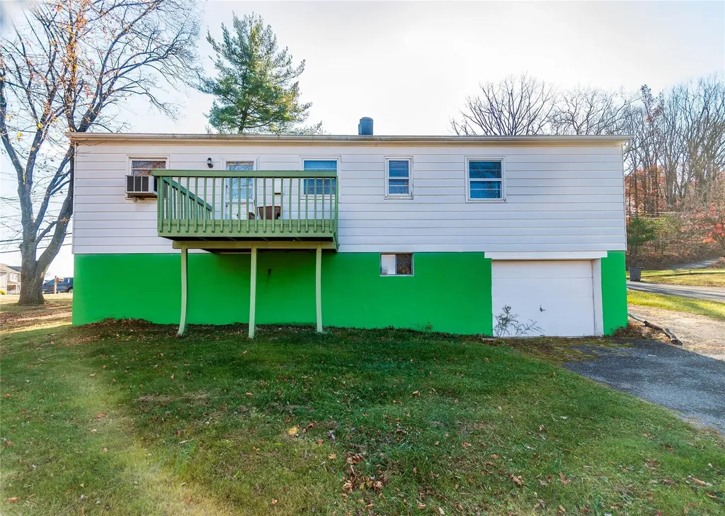 20 Quaker Hill Road Monroe NY 10950