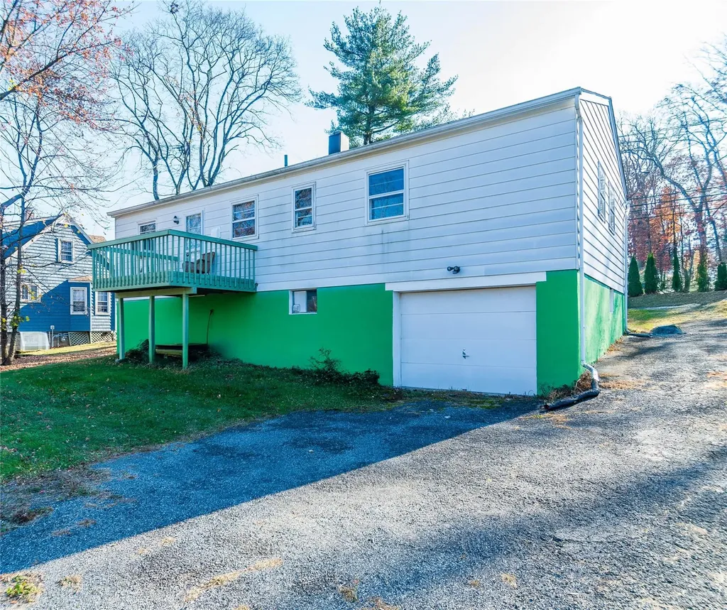 20 Quaker Hill Road Monroe NY 10950