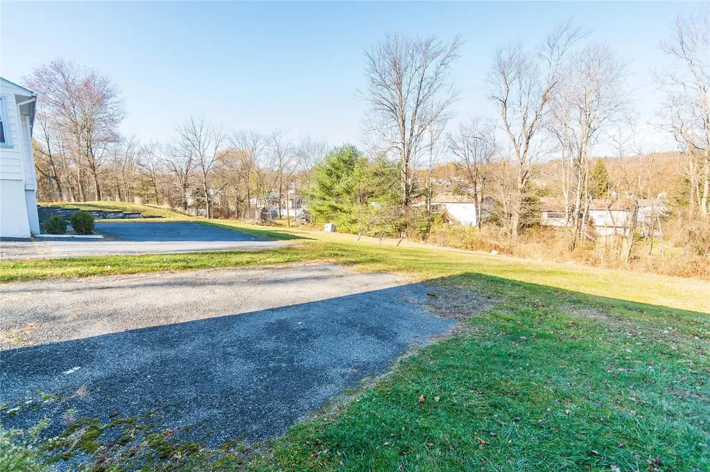 20 Quaker Hill Road Monroe NY 10950