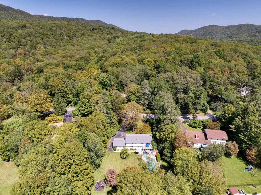 136 Hustis Road Cold Spring NY 10516