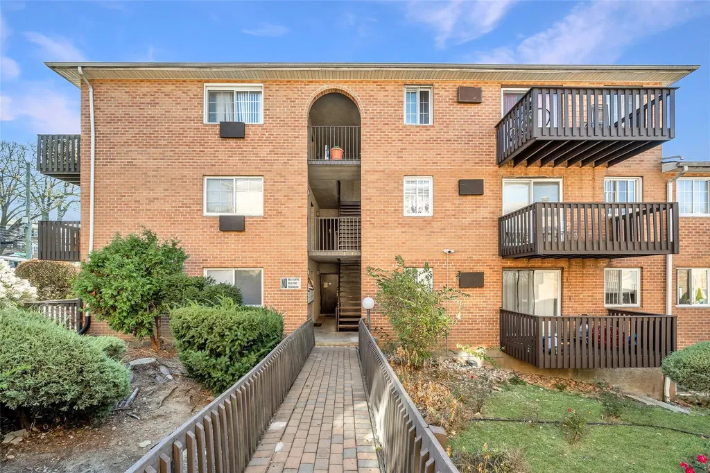 345 N Broadway Yonkers NY 10701