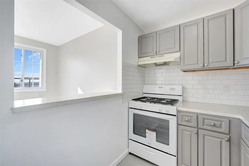 345 N Broadway Yonkers NY 10701