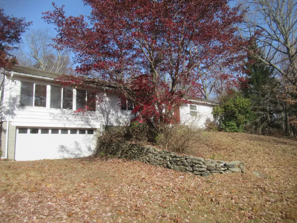 8 Brady Lane Pawling NY 12564