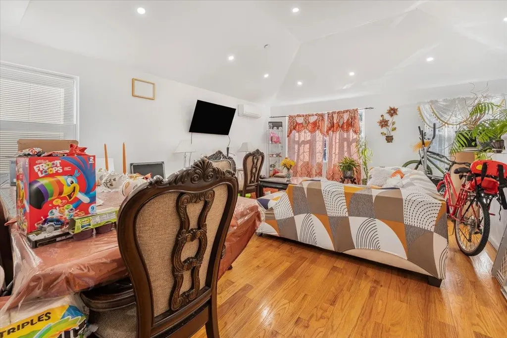 3136 Mickle Avenue Bronx NY 10469