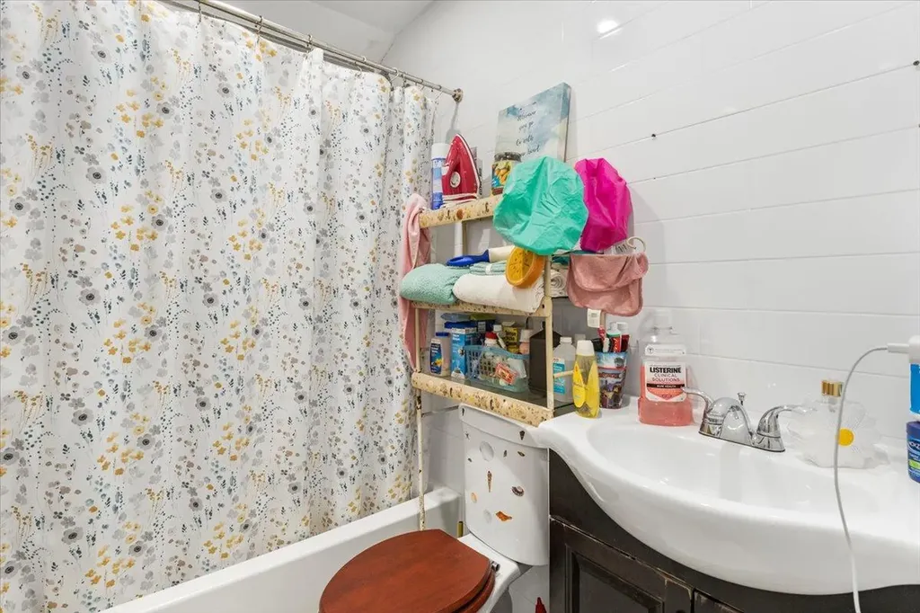 3136 Mickle Avenue Bronx NY 10469