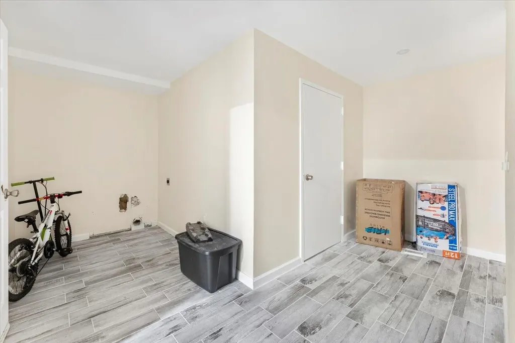 3136 Mickle Avenue Bronx NY 10469