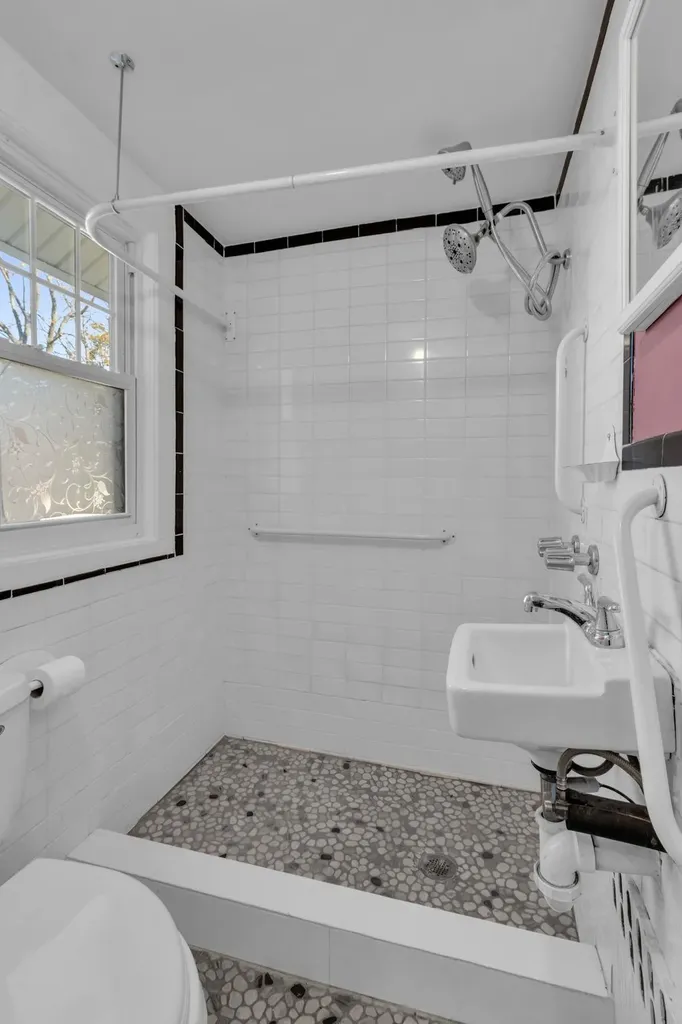 63 Ramsey Avenue Yonkers NY 10701
