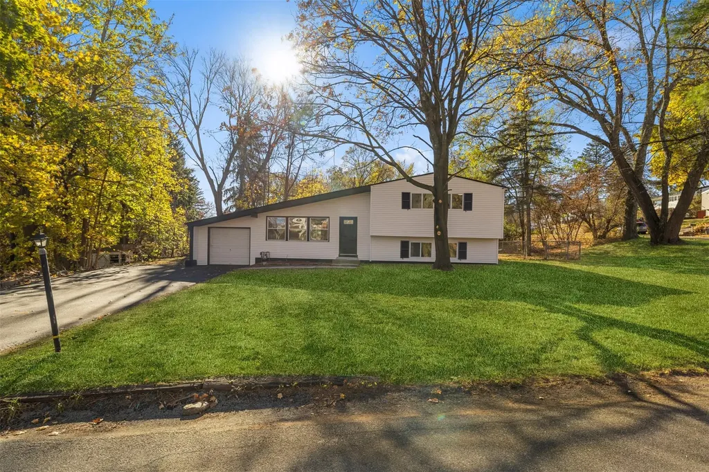 17 Stony Run Road Newburgh NY 12550