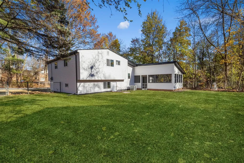 17 Stony Run Road Newburgh NY 12550