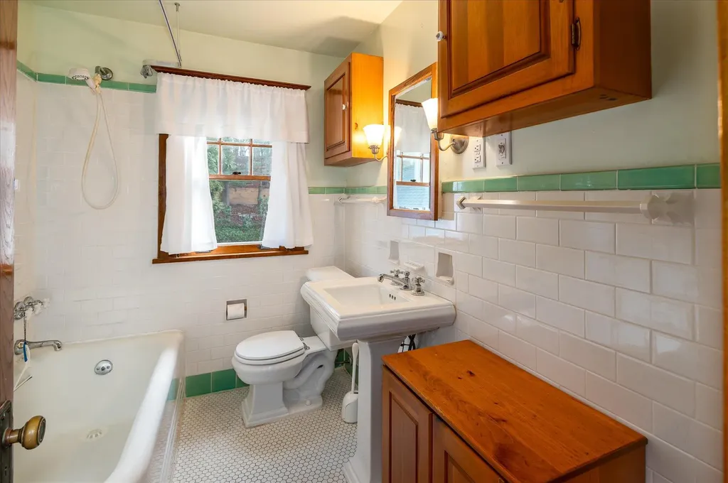 18 Thorn Avenue Mount Kisco NY 10549