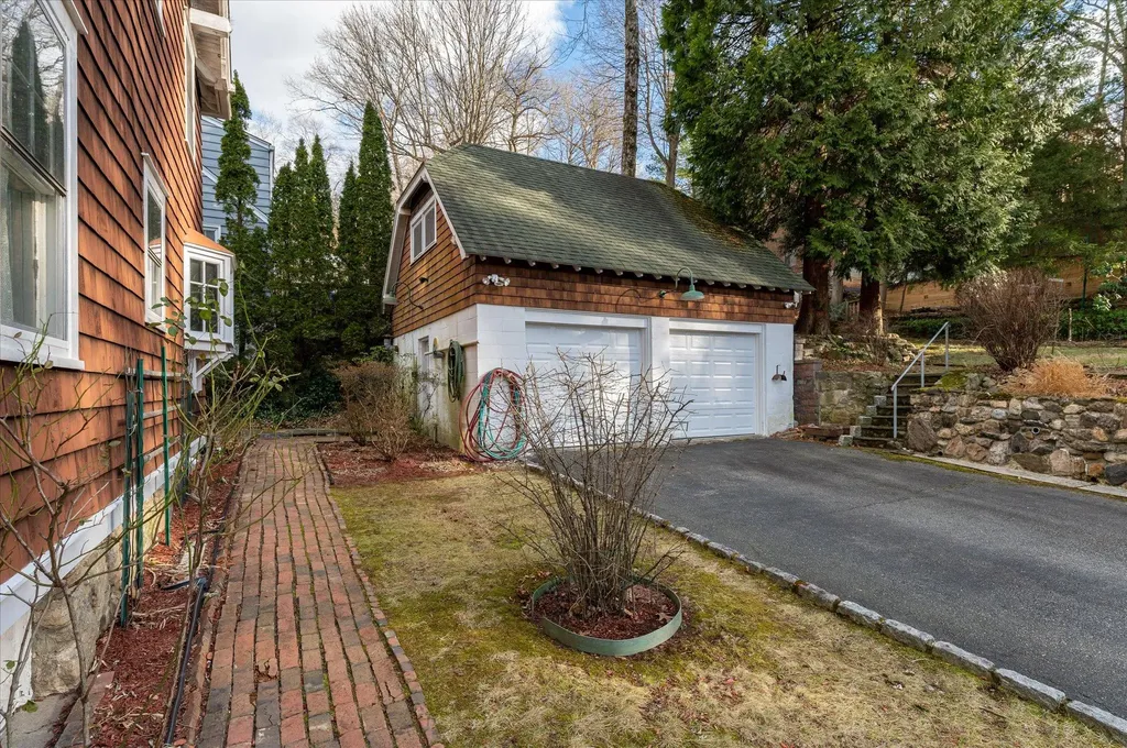 18 Thorn Avenue Mount Kisco NY 10549
