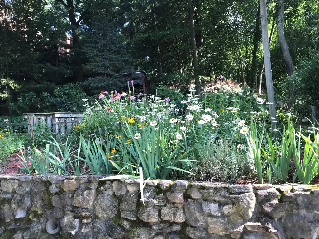 18 Thorn Avenue Mount Kisco NY 10549